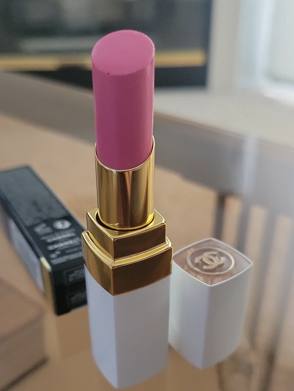 CHANEL Rouge Coco Lip Balm - Blushing Pink